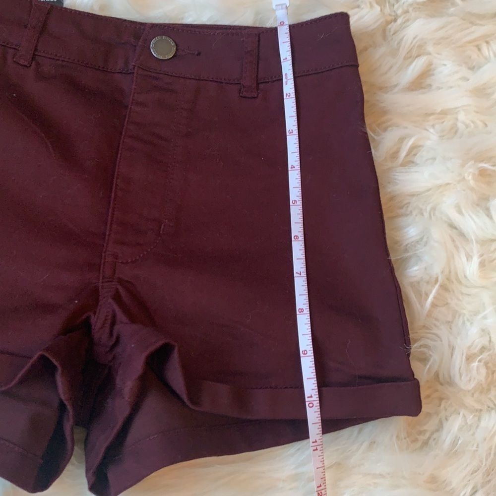 H&M Divided Burgundy High Waist Denim Jean Shorts Size 2 NWT - Picture 4 of 7